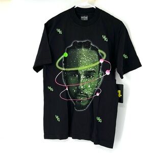 44 NWT men’s small graphic t shirt